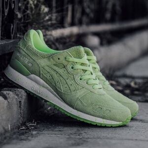 ASICS Gel Lyte III green shaggy Suede Sneakers Size 9